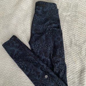 Lululemon Speed Up Tight  Nouveau Mach Blue Black size 2,